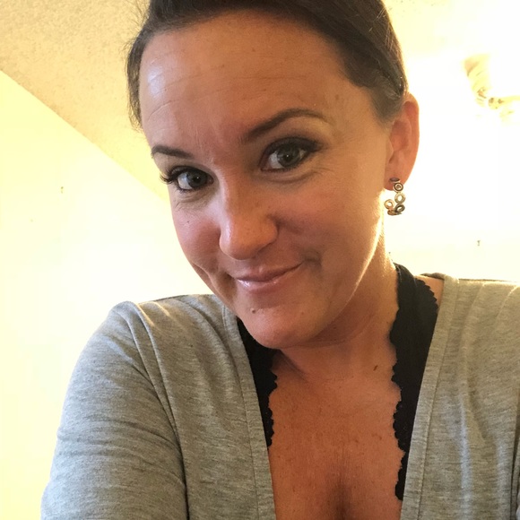 Meet your Posher, Jessica - Picture 1 of 1